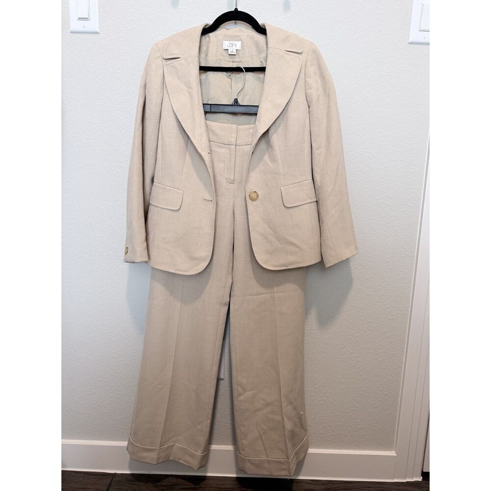 Anne Taylor Loft Women's Blazer and Pants Suit Set